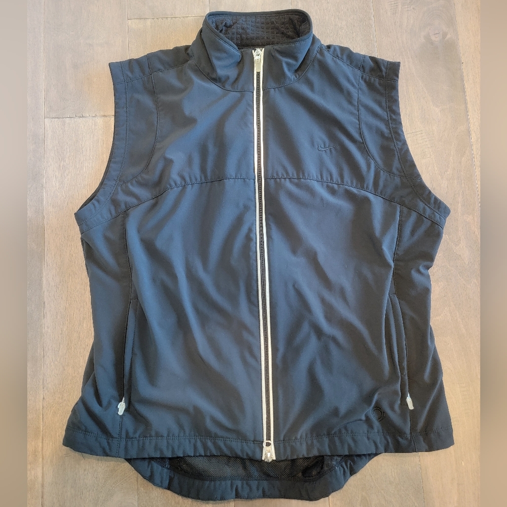 Women's Nike Sphere Vest - Black - Large